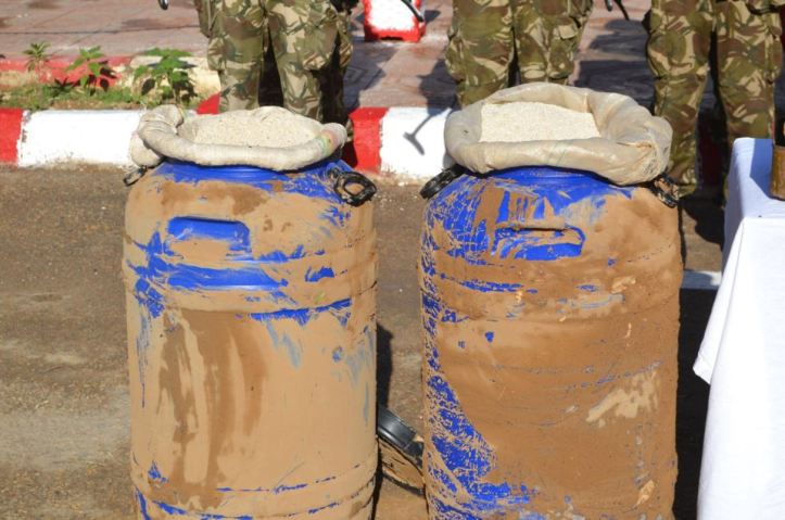 #Algeria 200kg of fertilizer, potential use for explosives manufacturing and 700 7.62x39mm rounds seized yesterday in #Biskra Province (1)