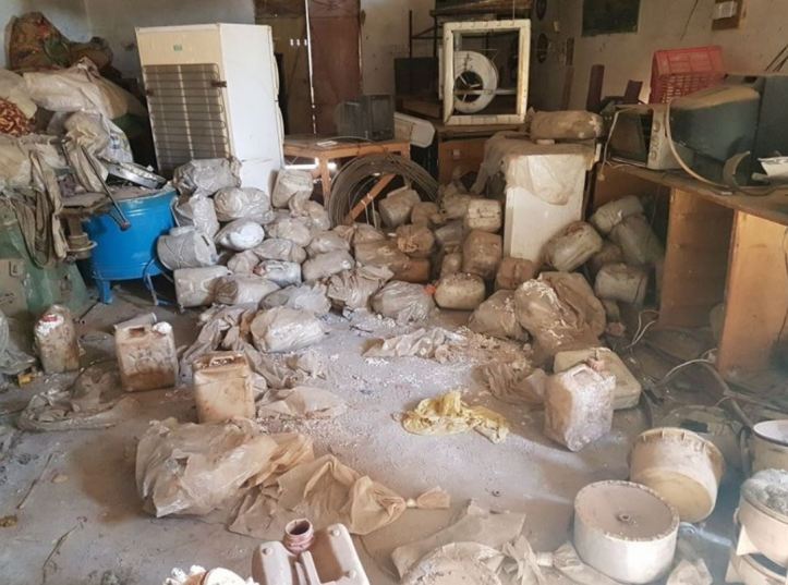 Shirqat Police and Salahuddin Intelligence uncovered an IED factory in Asbih village, near Zab town. 500 canisters total were destroyed (3)