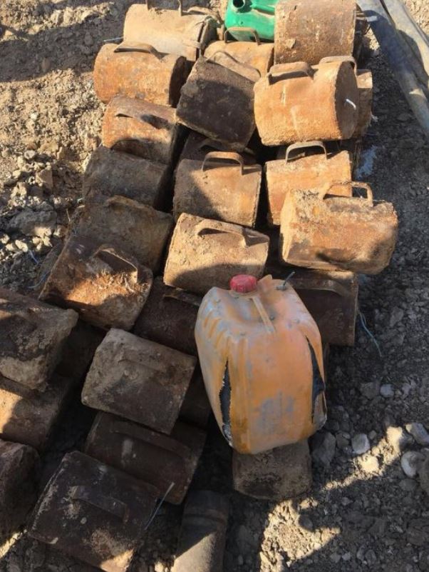 Brigade 35 uncovered a total of 96 explosive devices in the deserts west of Tikrit Nov 29 2017 - Photos show only part of the stock (3)