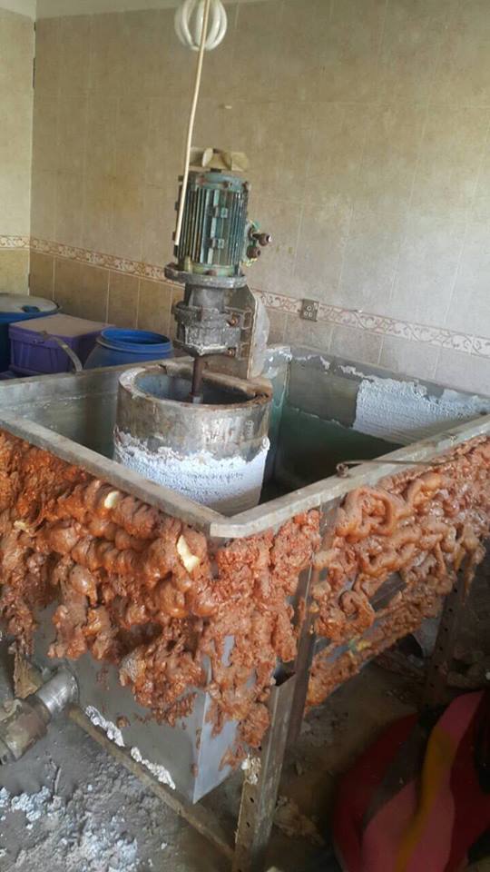 The Intelligence of 15th Infantry Division has seized a factory of manufacturing IEDs in the right side of Mosul city (1)