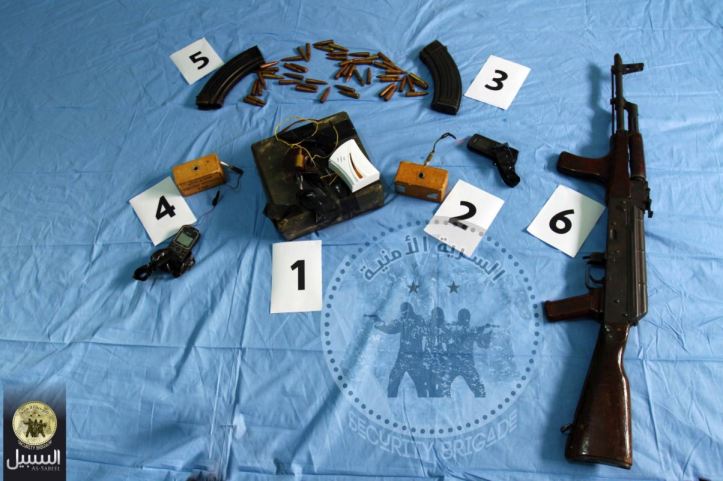 Mujahideen Shura Council of Derna (MSCD) security unit issued the following photos of an LNAKarama cell, with an unspecified number of members in Derna. Seizing 2 remote controlled IEDs