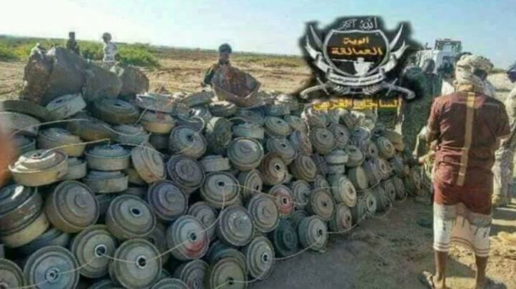 Yemen - pro-hadi fighters dispose of mines and IEDs (2)