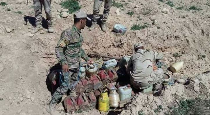 Iraq Army 15th Division, 92nd Brigade started clearance operations around #Sinjar, #Iraq as part of their rotation in the region. Explosives are being removed from the villages and along