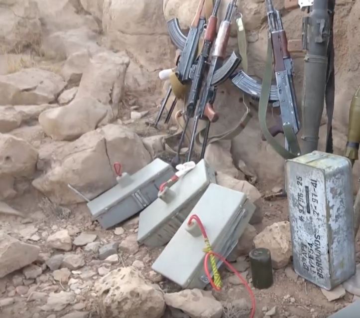 Some interesting weapons captured from Houthi forces in Midi (3)